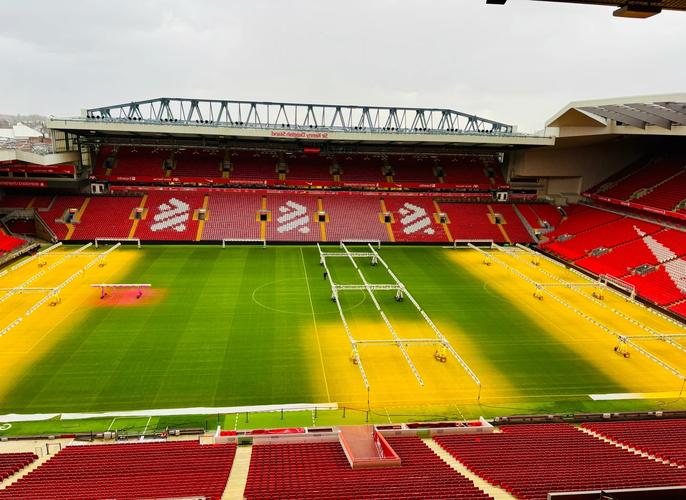 诺坎普新王？17岁的亚马尔和梅西谁更强？