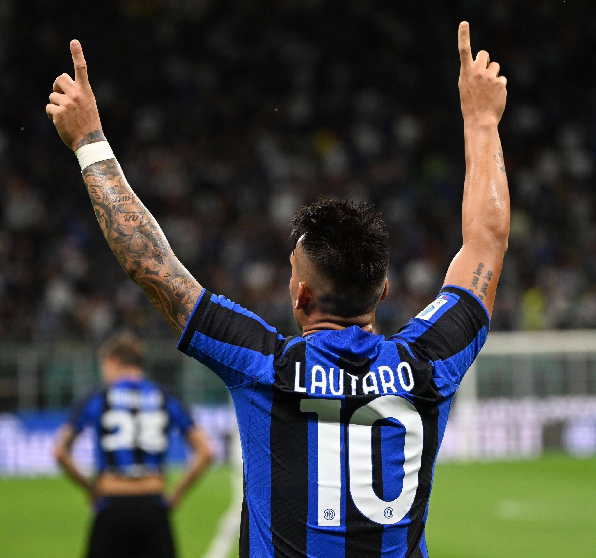 贝尔格莱德红星主场0比1负伏伊伏丁那，克鲁尼奇打满全场