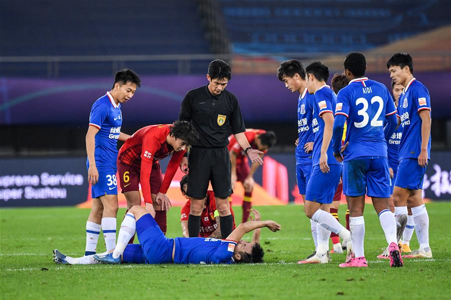 哈兰德自曝：女友看球看到“吐”，靠烹饪、玩游戏维系感情