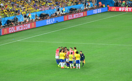 毕包vs巴黎首发：尼科·威廉姆斯对决KK7，维蒂尼亚在列