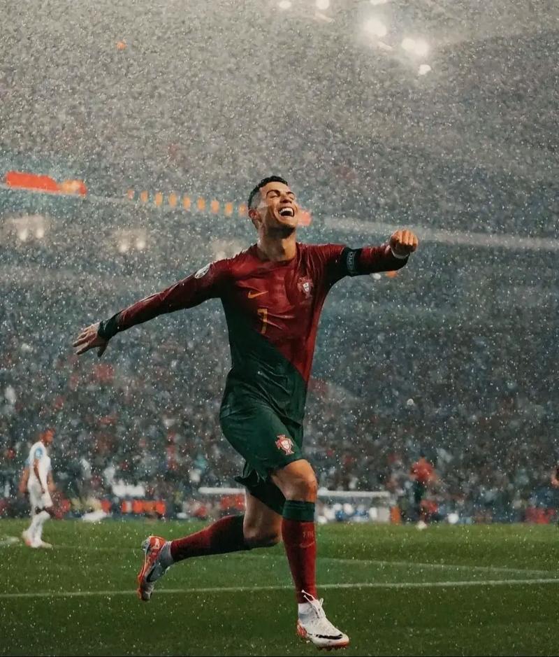 曝曼联愿1亿签安德森，不惜代价与曼城抢人！拉爵力挺阿莫林加速重建